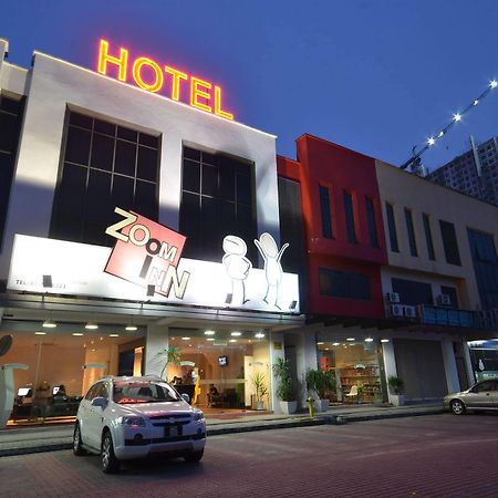 Zoom Inn Boutique Hotel - Danga Bay Johor Bahru Esterno foto