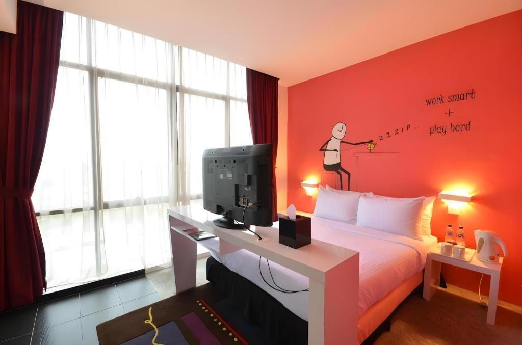Zoom Inn Boutique Hotel - Danga Bay Johor Bahru Esterno foto