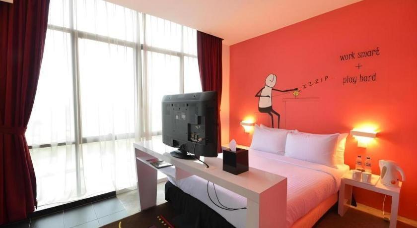 Zoom Inn Boutique Hotel - Danga Bay Johor Bahru Esterno foto
