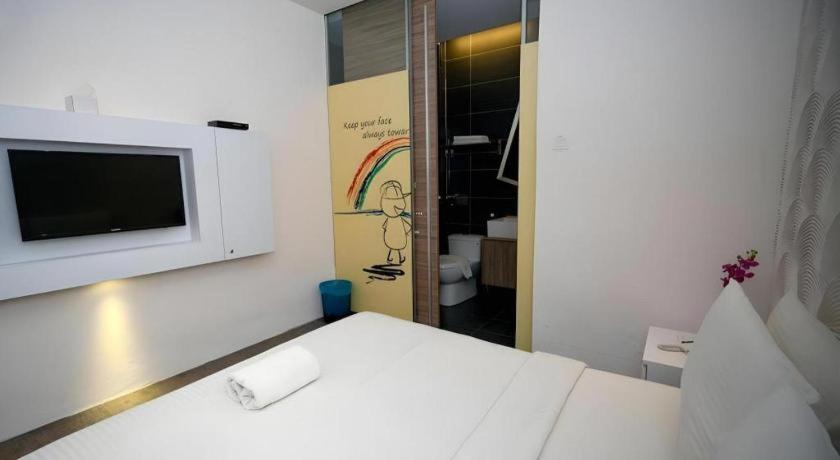 Zoom Inn Boutique Hotel - Danga Bay Johor Bahru Esterno foto