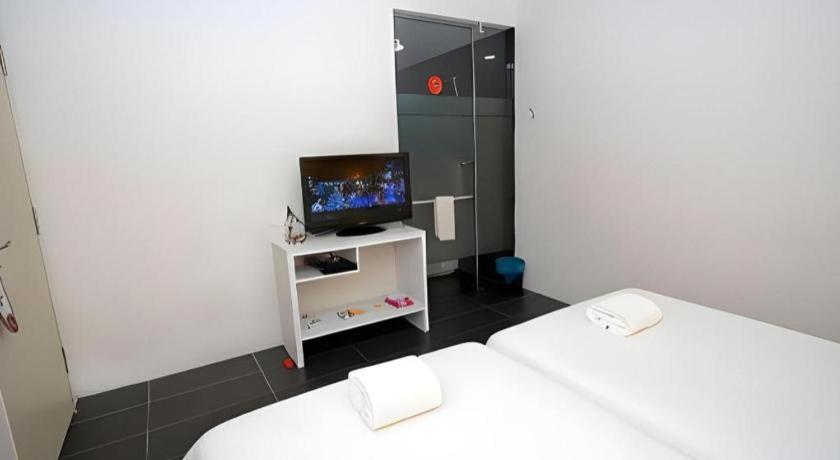 Zoom Inn Boutique Hotel - Danga Bay Johor Bahru Esterno foto